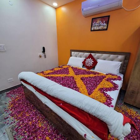 The Swiss Residency Hotel Greater Noida Buitenkant foto