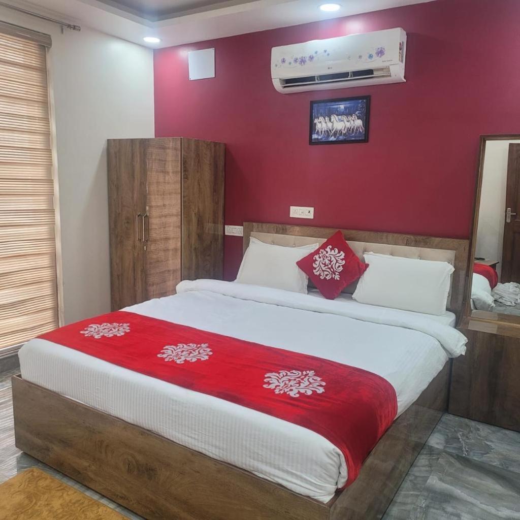 The Swiss Residency Hotel Greater Noida Buitenkant foto